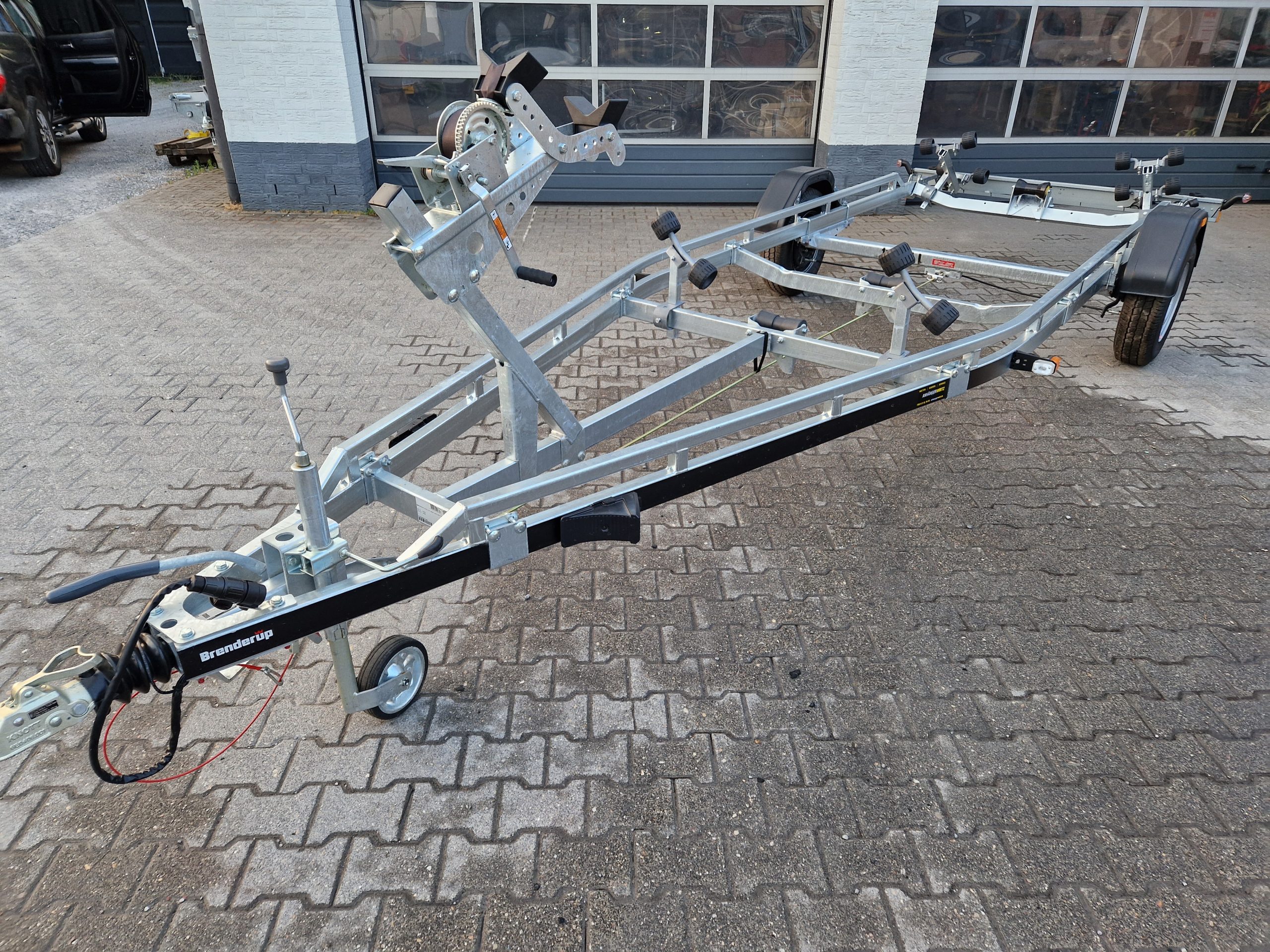 Brenderup Bootstrailer Premium 221800 B SR 1800 Superrollen Winde Boote bis 640cm 1800kg 312267