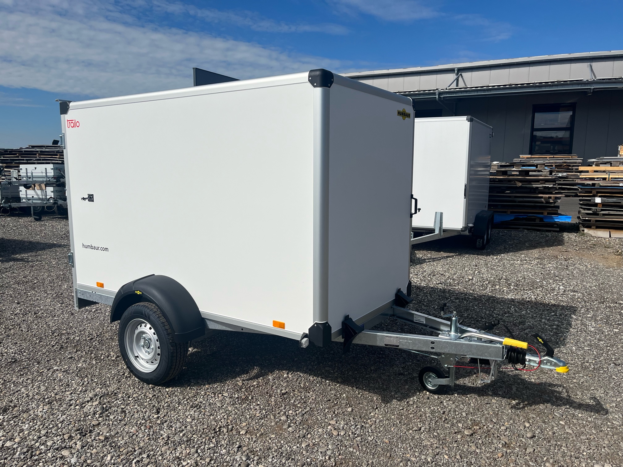 Humbaur PKW-Anhänger HK 152515-15P Kofferanhänger 1500kg Flügeltür Ladefläche 2,51 x 1,51 Innenhöhe 1,52m
